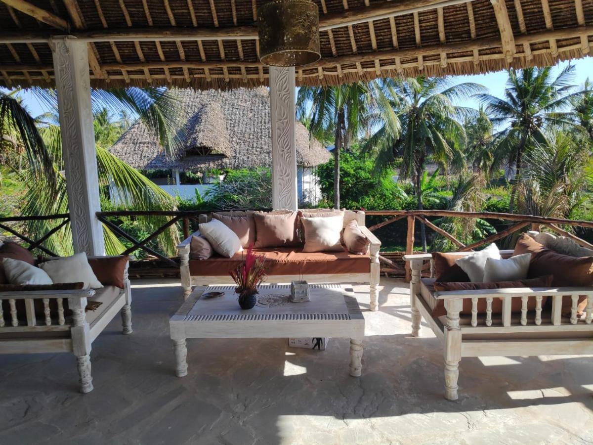 Kimya House, Watamu Bed & Breakfast ภายนอก รูปภาพ