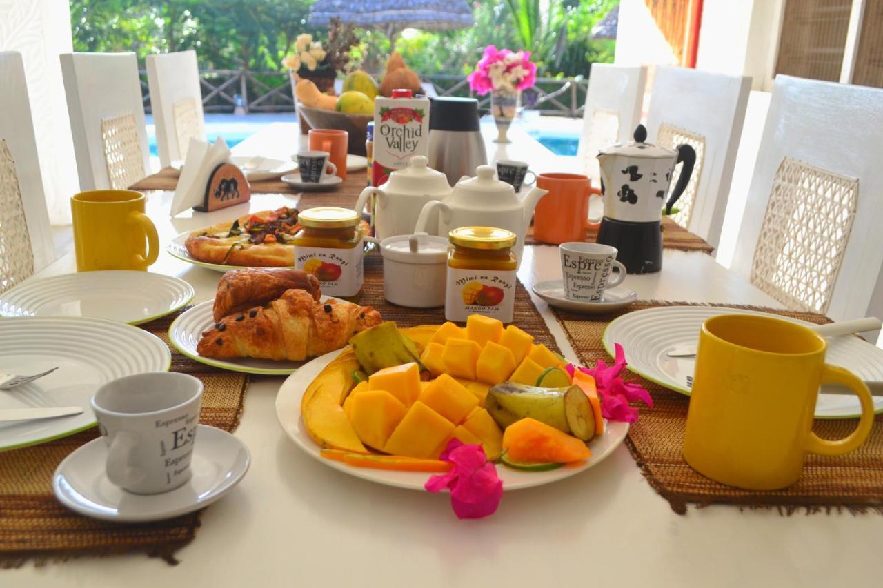 Kimya House, Watamu Bed & Breakfast ภายนอก รูปภาพ