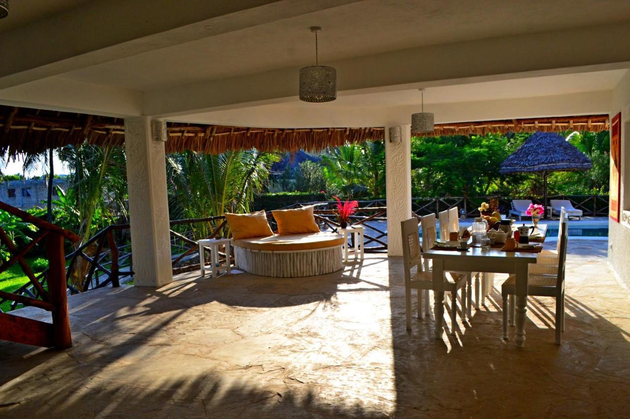 Kimya House, Watamu Bed & Breakfast ภายนอก รูปภาพ