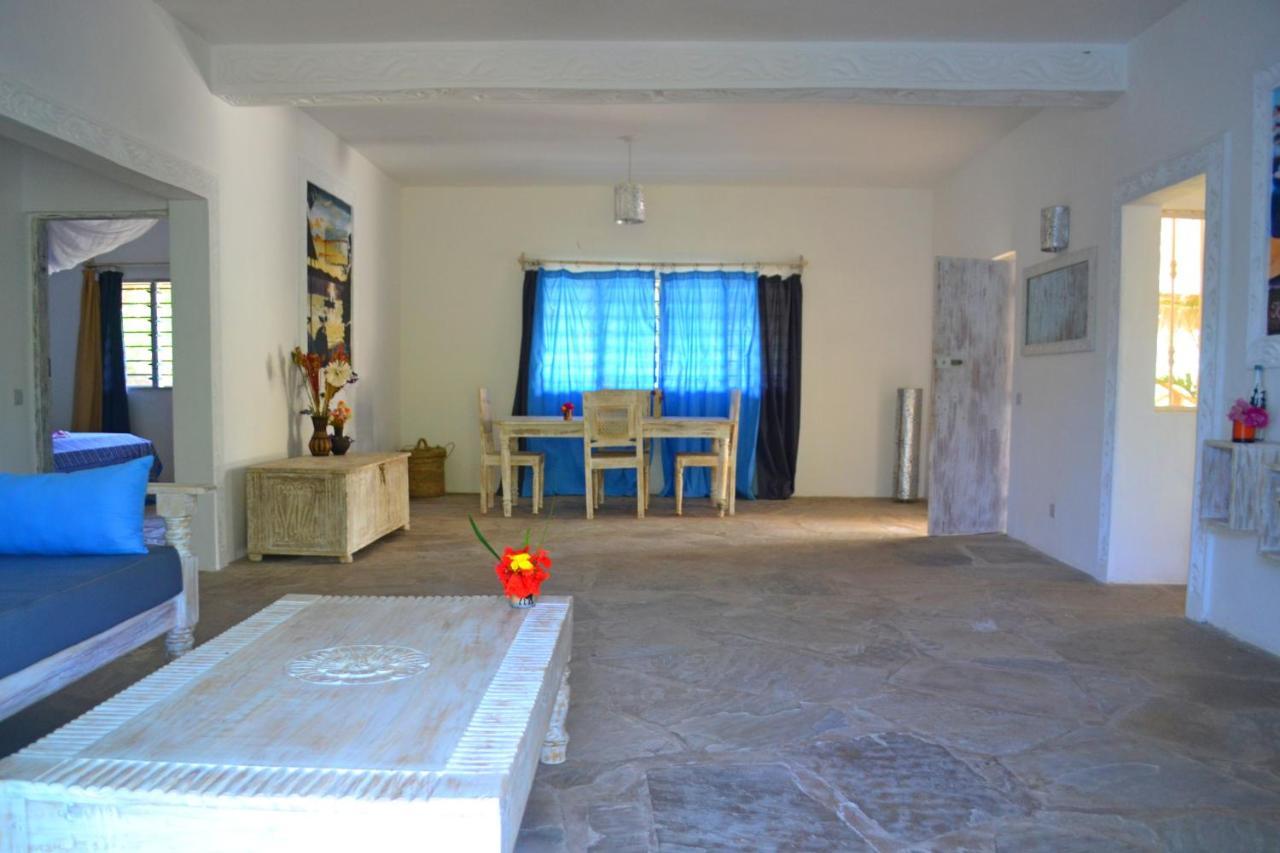 Kimya House, Watamu Bed & Breakfast ภายนอก รูปภาพ