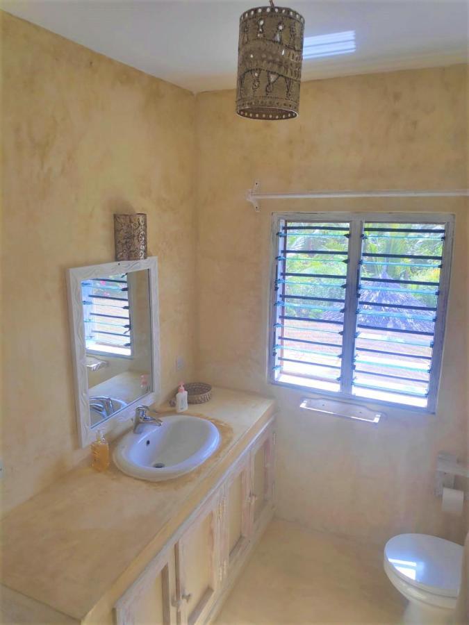 Kimya House, Watamu Bed & Breakfast ภายนอก รูปภาพ