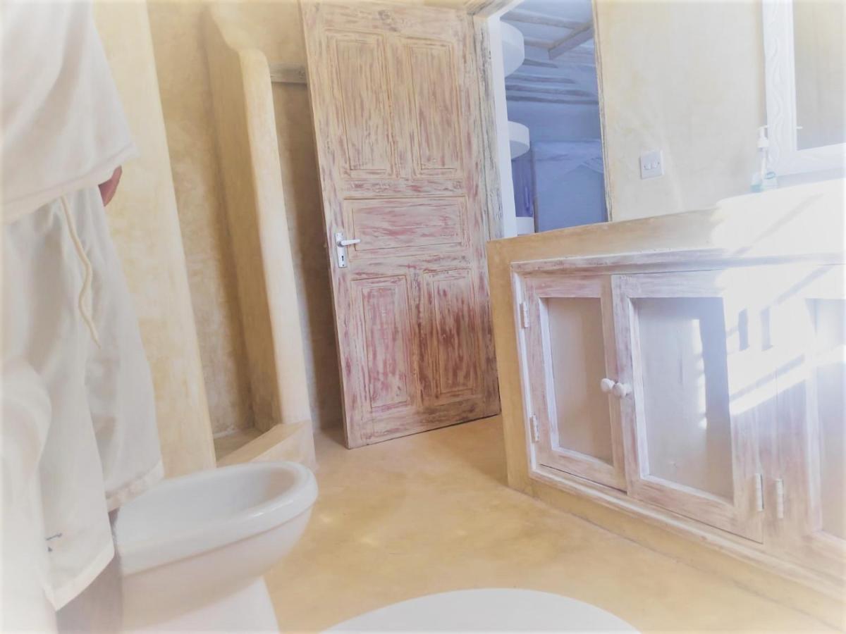 Kimya House, Watamu Bed & Breakfast ภายนอก รูปภาพ